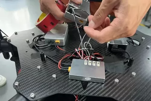 بازرسی کیفیت پیش از حمل کارخانه پهپاد باری ZAi-10