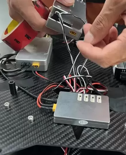 بازرسی کیفیت پیش از حمل کارخانه پهپاد باری ZAi-10